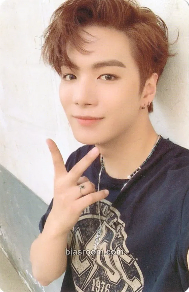 JR Romanticize Photocard - NU'EST - NU'EST K-pop photocard