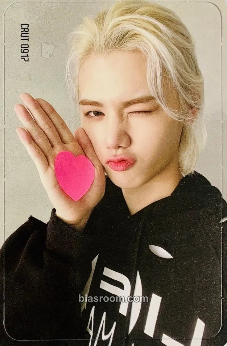 Minhee LIBERTY : IN OUR COSMOS Photocard - CRAVITY - CRAVITY K-pop photocard