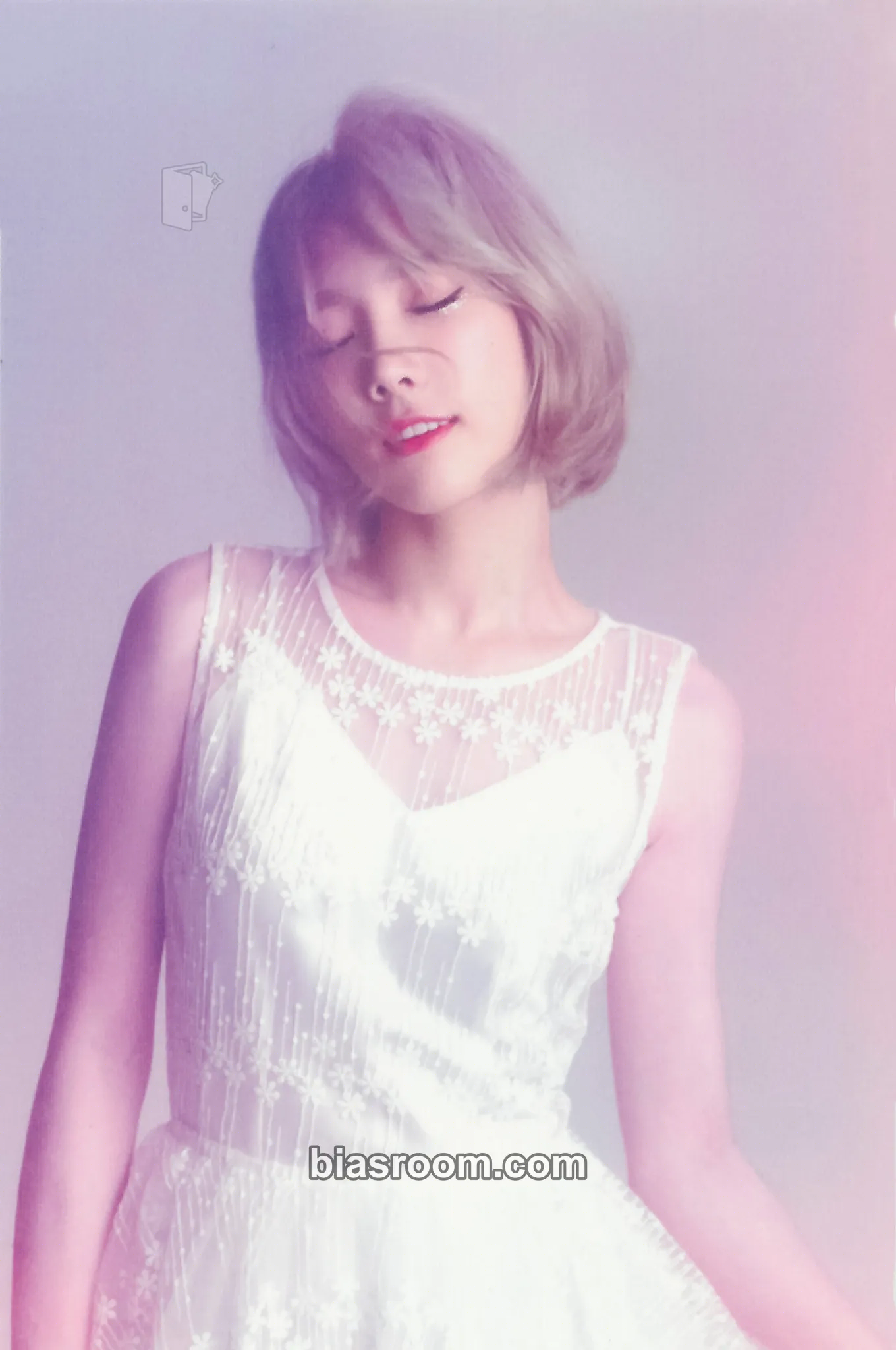 Taeyeon Taeyeon, Butterfly Kiss Photocard - Taeyeon K-pop photocard