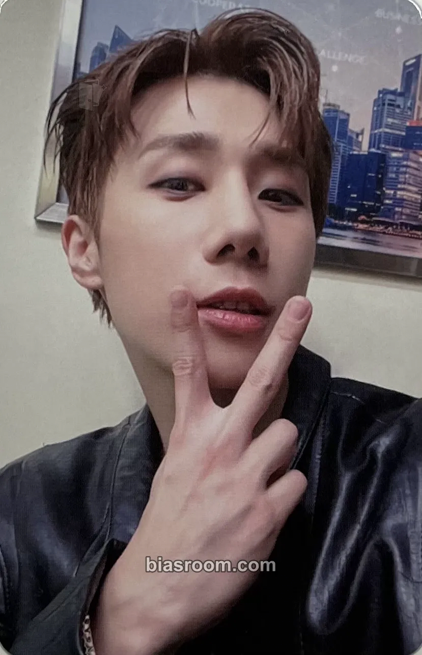 Sungkyu 2023 S/S Collection Photocard - INFINITE - INFINITE K-pop photocard
