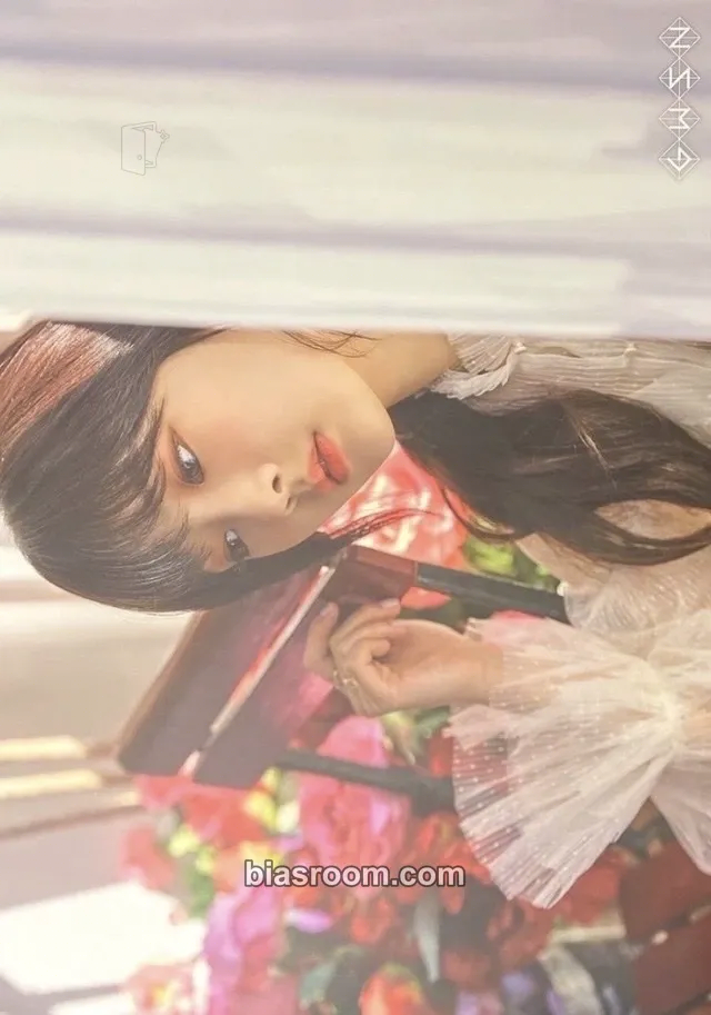 Anne THE PARK IN THE NIGHT part two Photocard - GWSN - GWSN K-pop photocard