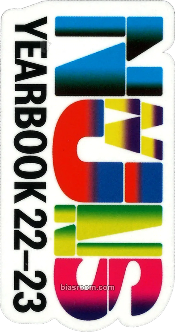 Yearbook 22-23 Photocard - NewJeans - NewJeans K-pop photocard