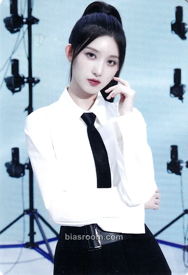 IVE - Gaeul - IVE The 1st World Tour : Show What I Have Event concept version trading card japan version 2