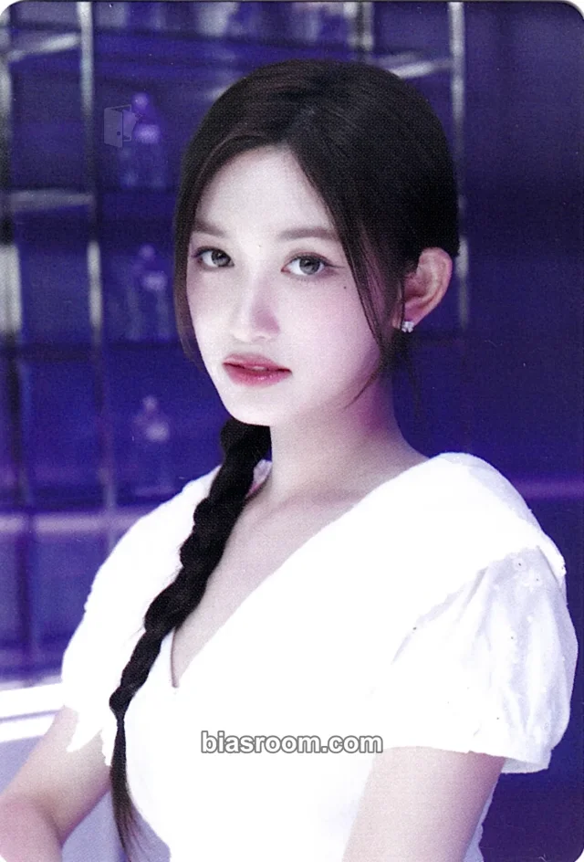 IVE - Leeseo - IVE The 1st World Tour : Show What I Have Event concept version trading card japan version 1