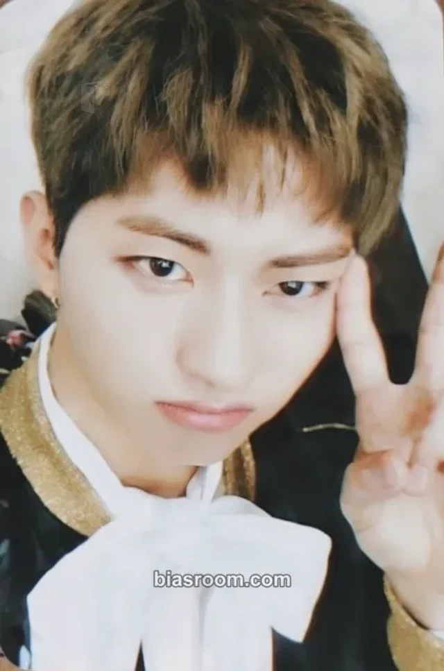 MAP6 - J.Vin - MOMENTUM Album album photocard