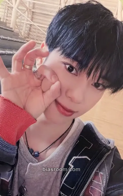 Donghyun SEVEN : CRIMSON HORIZON Photocard - AB6IX - AB6IX K-pop photocard