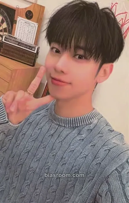 Donghyun SEVEN : CRIMSON HORIZON Photocard - AB6IX - AB6IX K-pop photocard