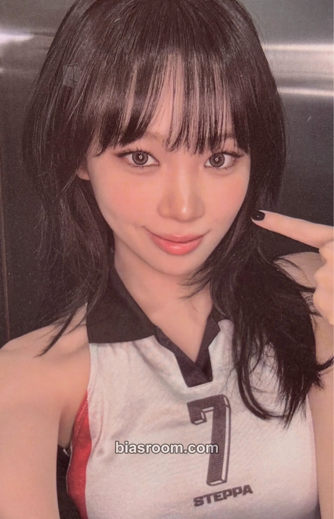 Kim Chaewon ICONIC BY MISTAKE Photocard - LE SSERAFIM - LE SSERAFIM K-pop photocard