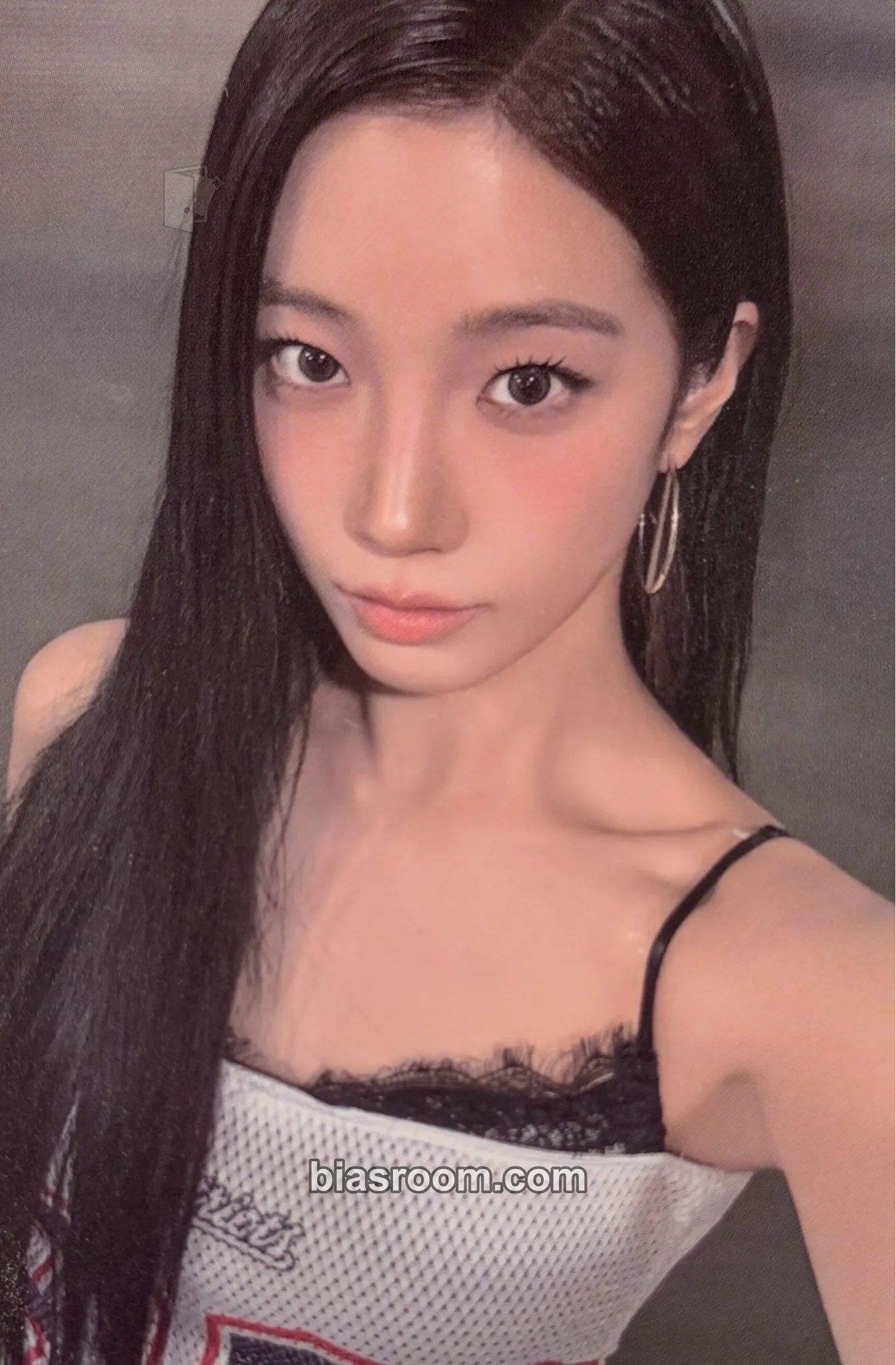 Kazuha ICONIC BY MISTAKE Photocard - LE SSERAFIM - LE SSERAFIM K-pop photocard
