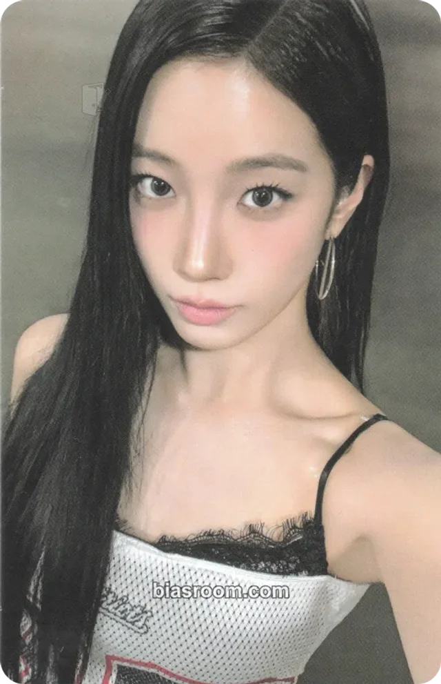 Kazuha LE SSERAFIM ICONIC BY MISTAKE K-pop photocard