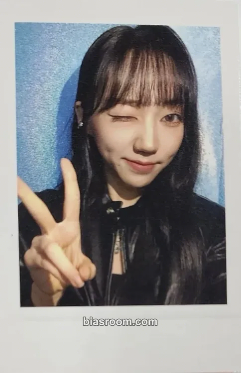 Shion Photocards (tripleS) | Bias Room