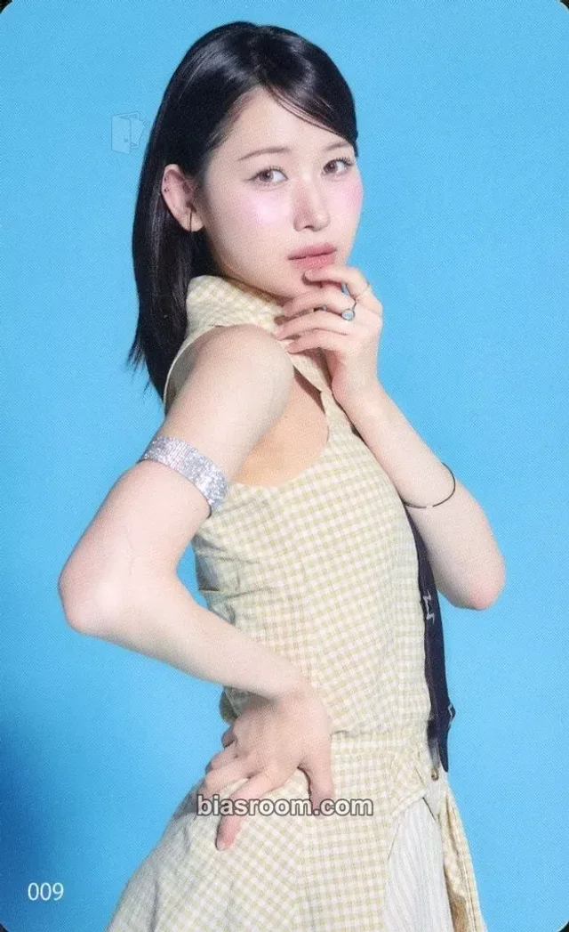 Momona ME:I 2024 ME:ICONIC Hi-SUMMER K-pop photocard