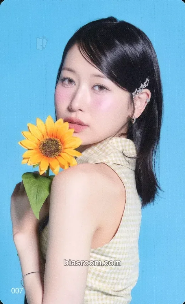 Momona ME:I 2024 ME:ICONIC Hi-SUMMER K-pop photocard