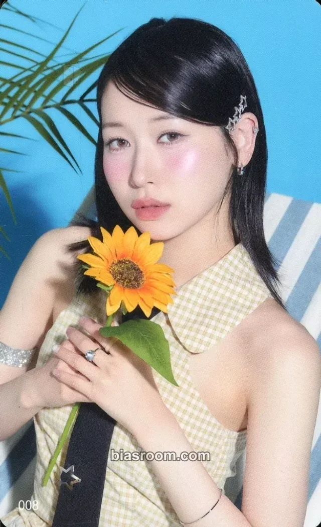 Momona ME:I 2024 ME:ICONIC Hi-SUMMER K-pop photocard