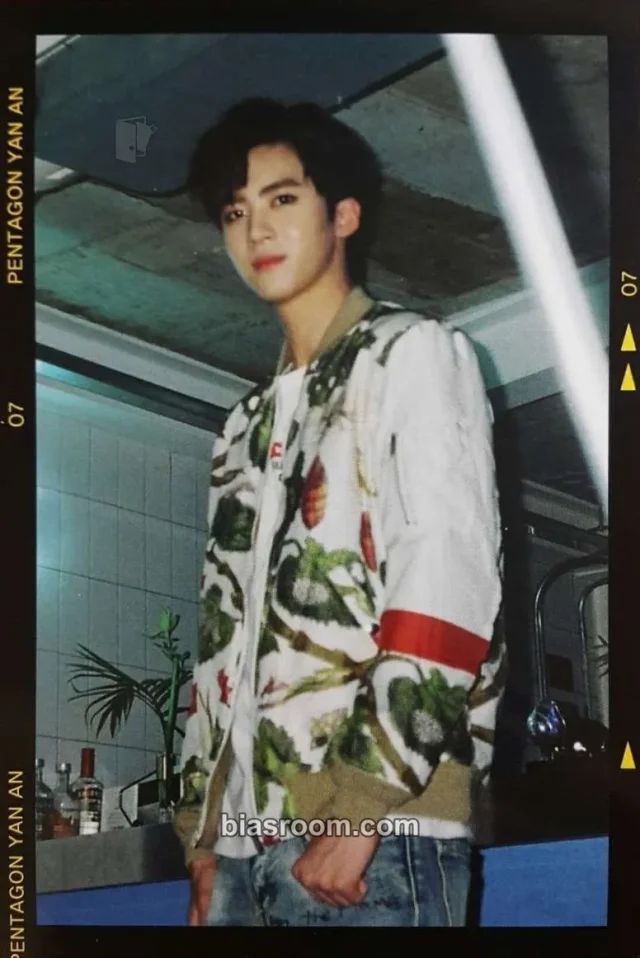 PENTAGON - Yanan - Pentagon Album album inclusion postcard film photo