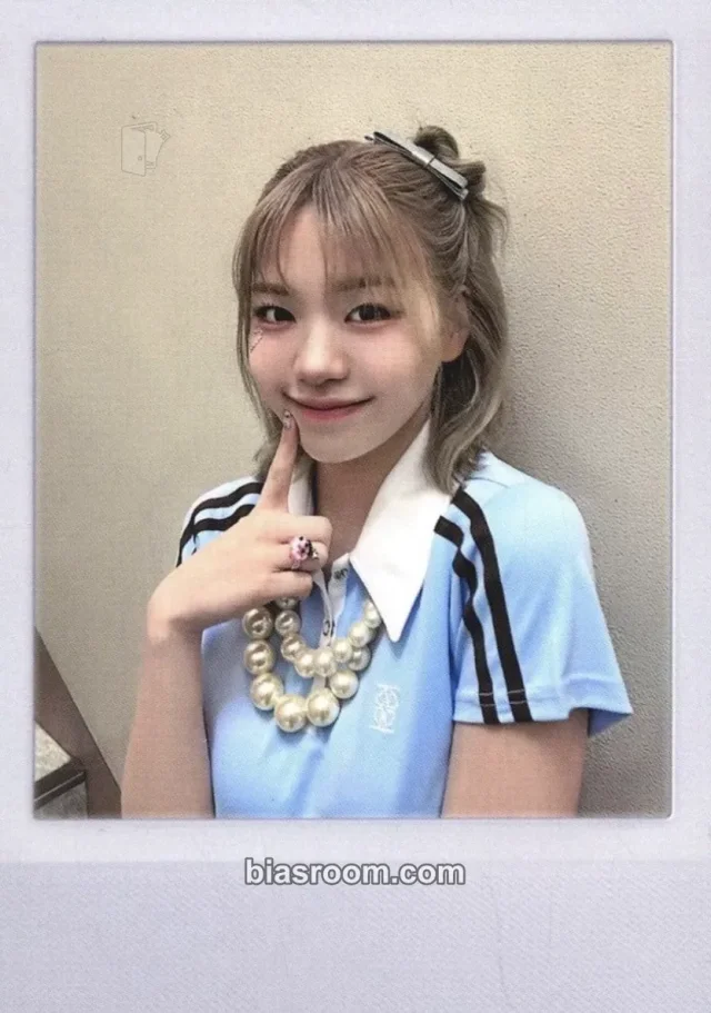ME:I - Tsuzumi - Hi-Five Album album inclusion polaroid