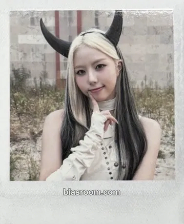 Ireh HEADWAY Photocard - PURPLE KISS - PURPLE KISS K-pop photocard
