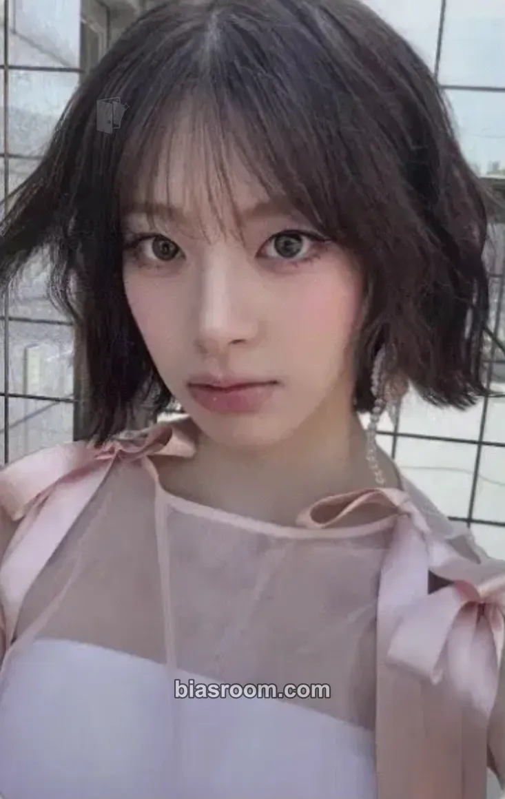 Seeun 2:LOVE Photocard - STAYC - STAYC K-pop photocard
