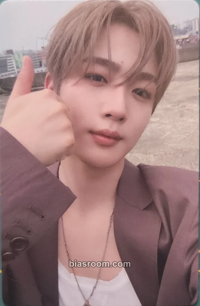 WEi - Yohan - Wonderland Album album photocard wonder version