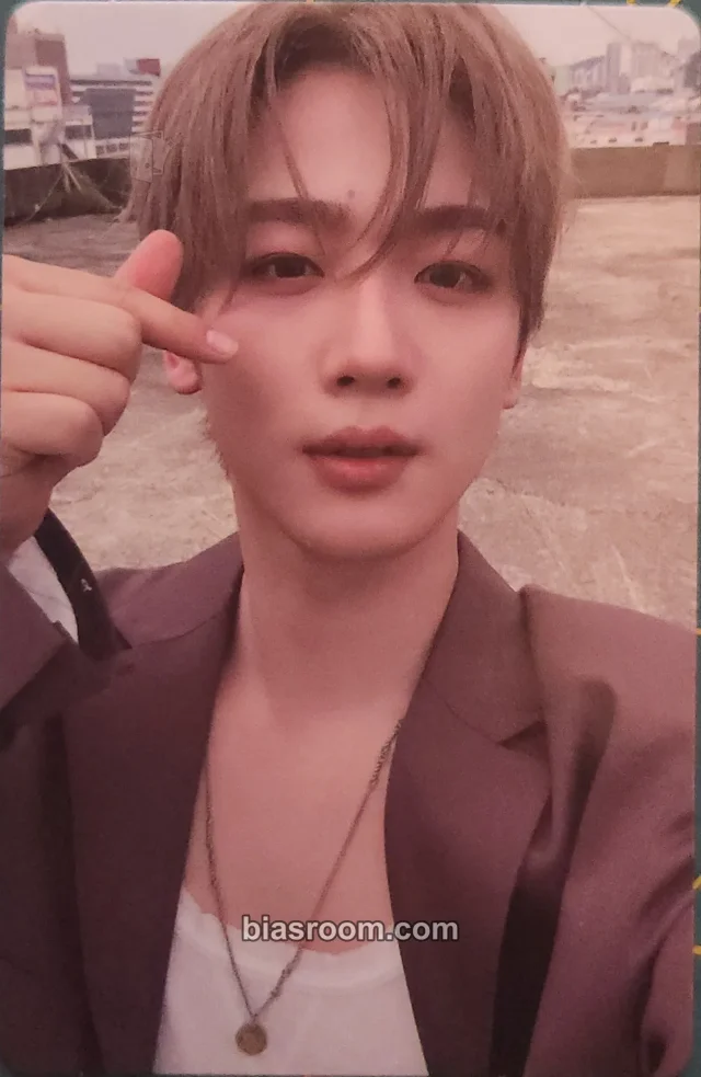 WEi - Yohan - Wonderland Album album photocard wonder version
