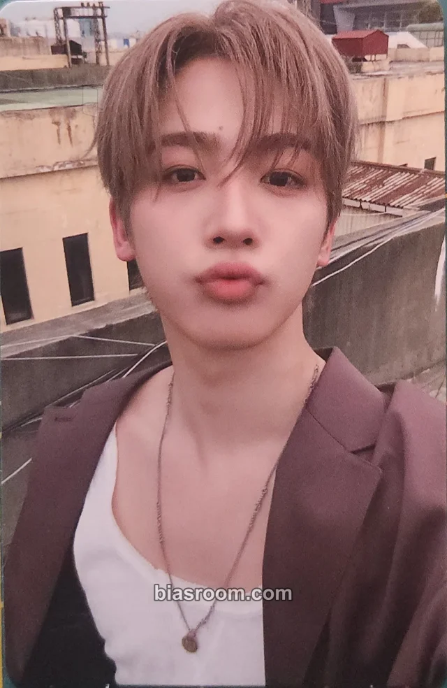 WEi - Yohan - Wonderland Album album photocard wonder version