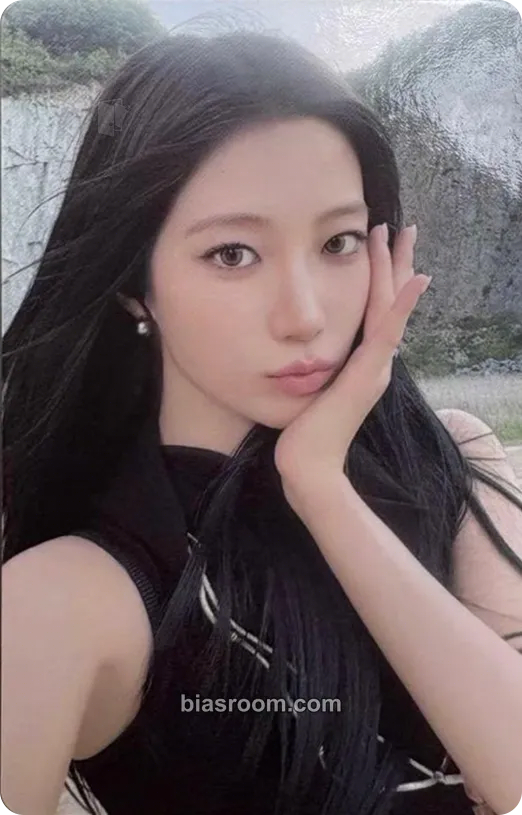 Kazuha PUREFLOW pt.1 Photocard - LE SSERAFIM - LE SSERAFIM K-pop photocard
