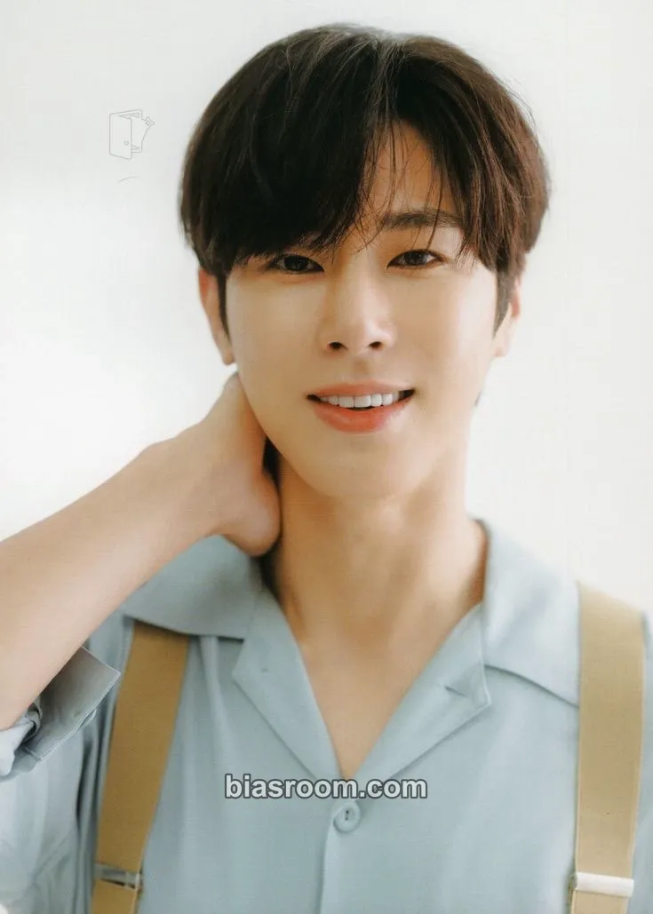 U-Know Yunho 2023 Season's Greetings Photocard - TVXQ - TVXQ K-pop photocard