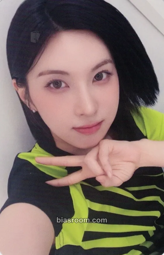 Bae Heavy Serenade Photocard - NMIXX - NMIXX K-pop photocard