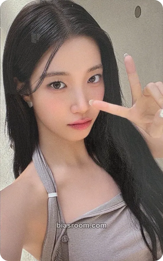Kazuha PUREFLOW pt.1 Photocard - LE SSERAFIM - LE SSERAFIM K-pop photocard
