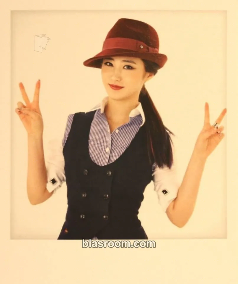 Yuri Mr.Mr. Photocard - Girls' Generation - Girls' Generation K-pop photocard