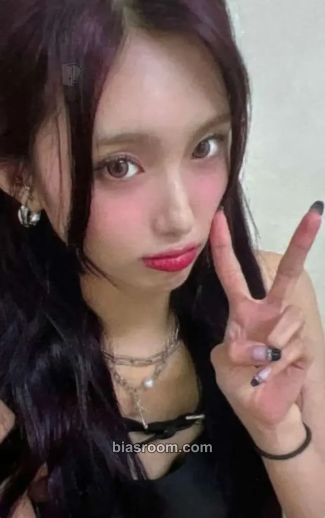 EVERGLOW - Aisha - ZOMBIE Album apple music fansign round 4