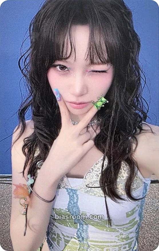 Kim Chaewon PUREFLOW pt.1 Photocard - LE SSERAFIM - LE SSERAFIM K-pop photocard