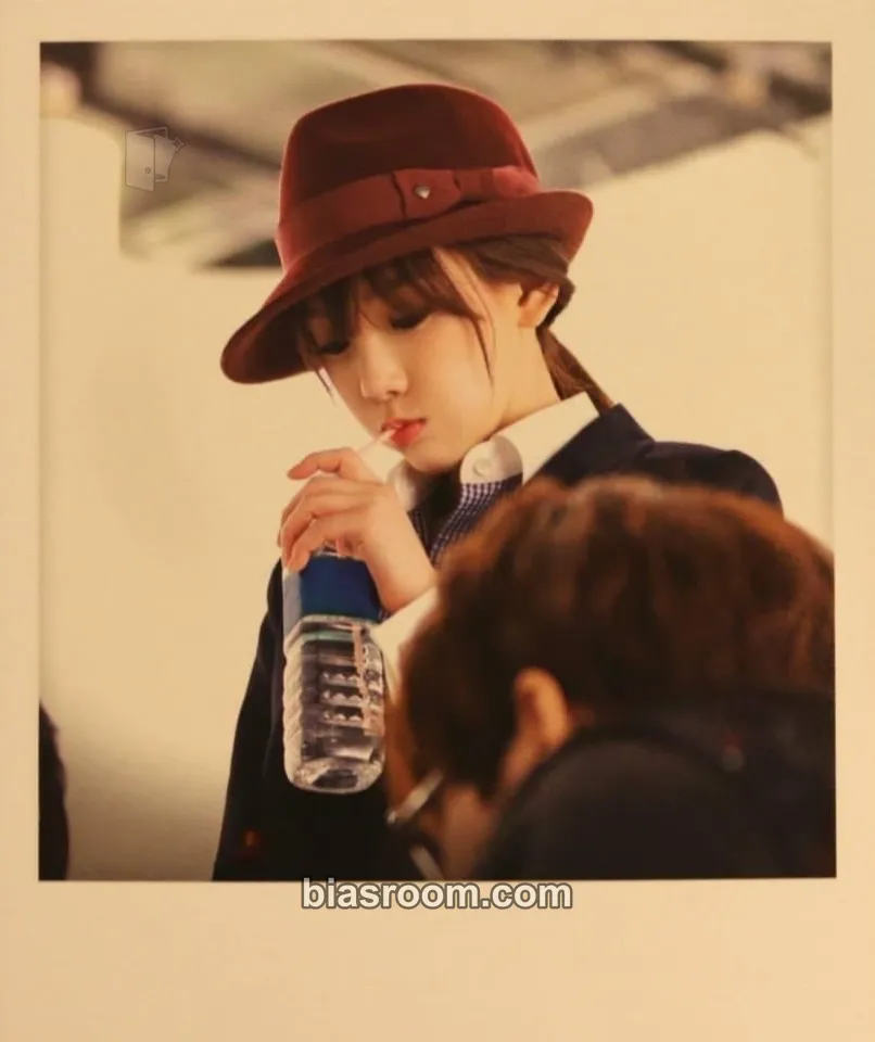Taeyeon Mr.Mr. Photocard - Girls' Generation - Girls' Generation K-pop photocard