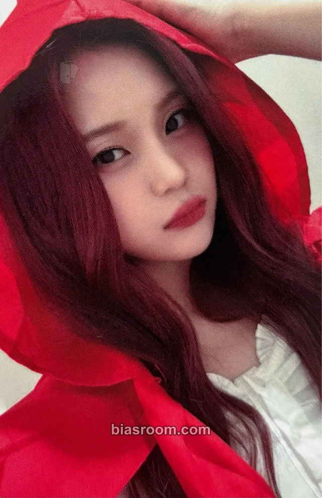 VIVIZ - Umji - A Montage of ( ) Album everline fansign round 1