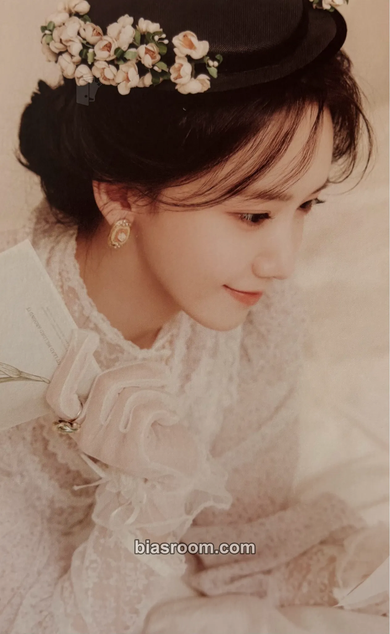 Yoona Girl's Generation-Oh!GG-2022 Season's Greetings Photocard - Girls' Generation - Girls' Generation K-pop photocard