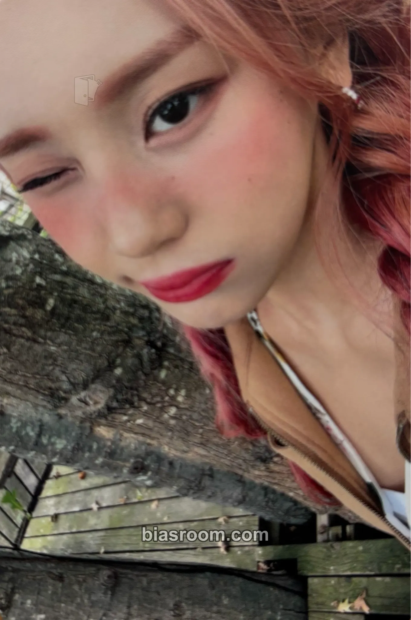 Umji A Vivacious Girls Club 2023 Season's Greetings Photocard - VIVIZ - VIVIZ K-pop photocard