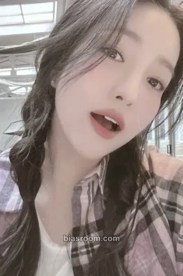 Kim So Won - Sowon - 2023 Season's Greetings '四季(사계)' Other video call (fancall) round 2 season's greetings