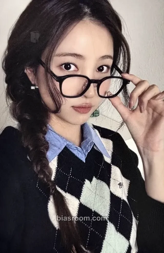 Kim So Won - Sowon - 2026 Season's Greetings 'New Phase, New Pages' Other season's greetings fromm store fansign round 1 winner benefit