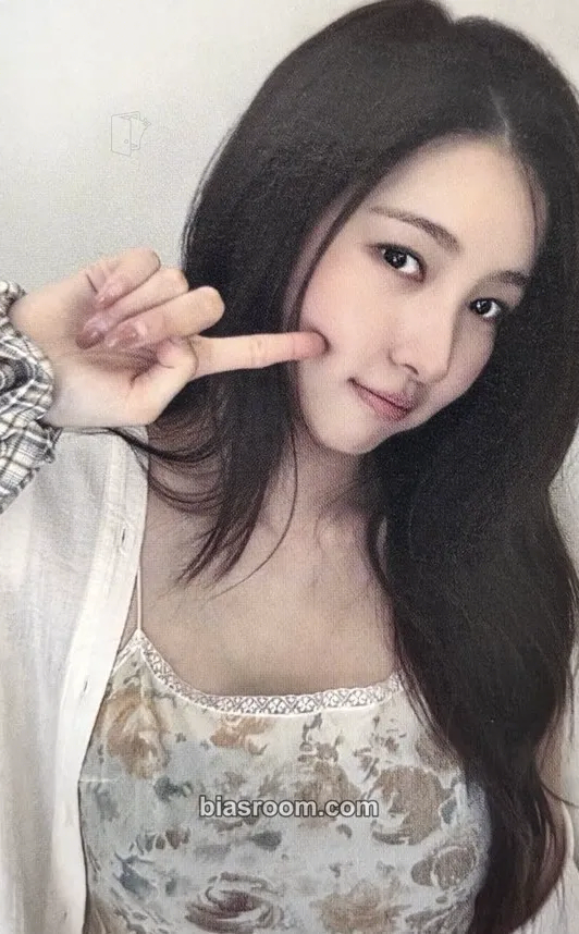 Sowon 2026 Season's Greetings 'New Phase, New Pages' Photocard - Kim So Won - Kim So Won K-pop photocard