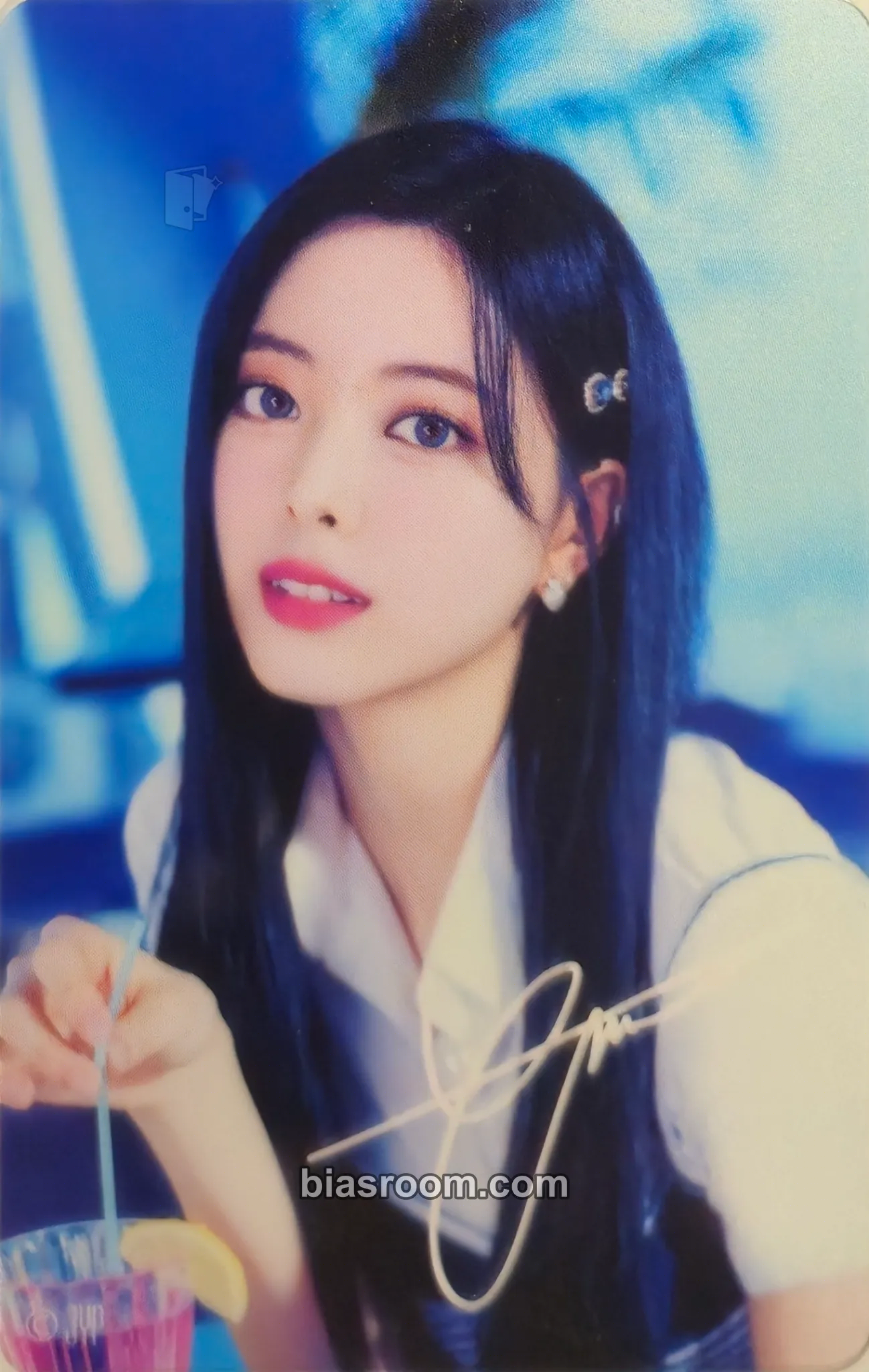 Yuna JYP JAPAN POPUP STORE 2023 Photocard - ITZY - ITZY K-pop photocard
