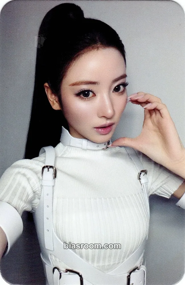 Anna BITE NOW Photocard - MEOVV - MEOVV K-pop photocard