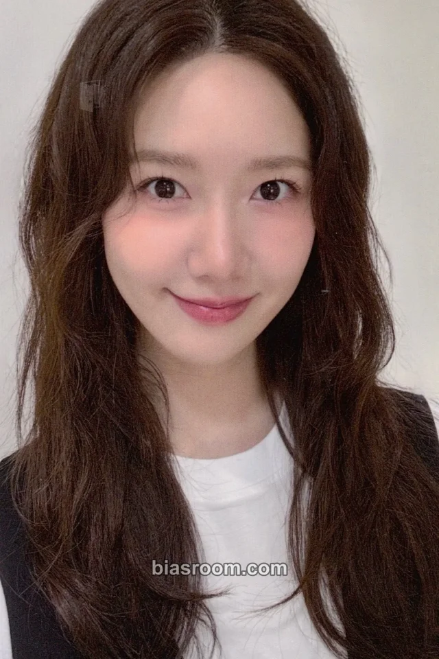 Girls' Generation - Yoona - SMTOWN 2025: THE CULTURE, THE FUTURE Album qq music pob (pre-order benefit)