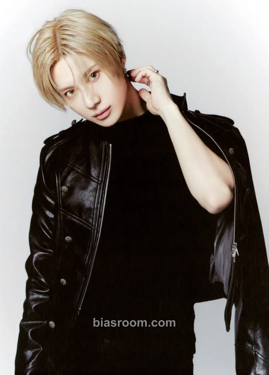Taemin SHINee WORLD VIII : THE INVERT - The Trilogy I Photocard - SHINee - SHINee K-pop photocard
