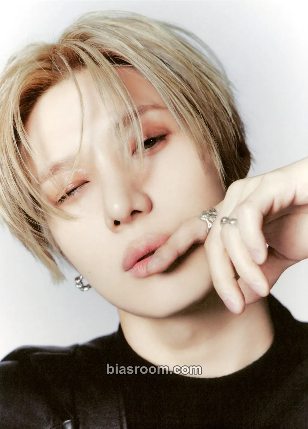 Taemin SHINee WORLD VIII : THE INVERT - The Trilogy I Photocard - SHINee - SHINee K-pop photocard