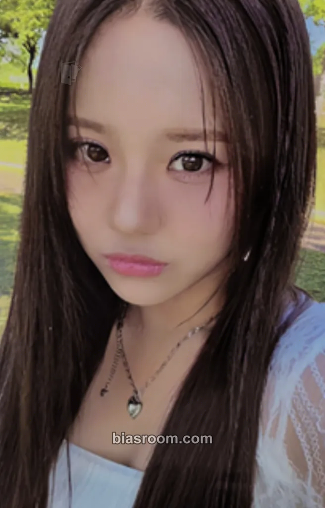 Yuna L'heure Bleue : Prologue Photocard - CSR - CSR K-pop photocard