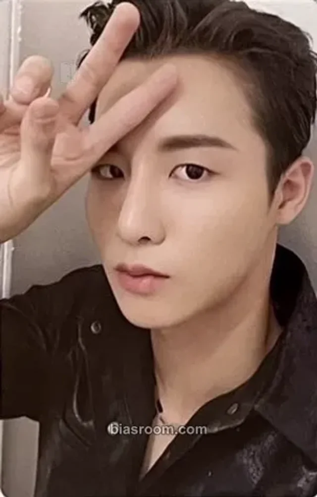 TO1 - Kyungho - RE:BORN Album album photocard real version A version