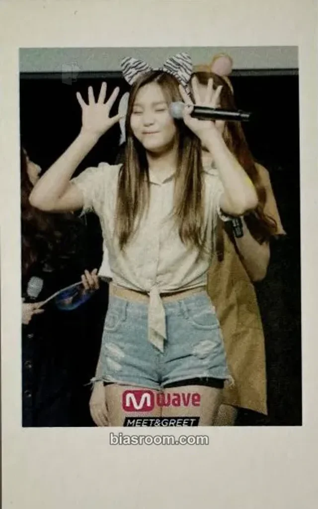 GFRIEND - Umji - PARALLEL Album mwave meet & greet polaroid
