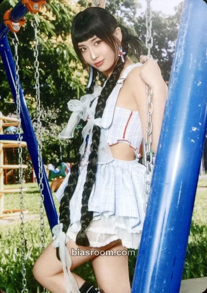 Momo MISAMO Japan Dome Tour 2024 ‘HAUTE COUTURE’ Photocard - TWICE - TWICE K-pop photocard