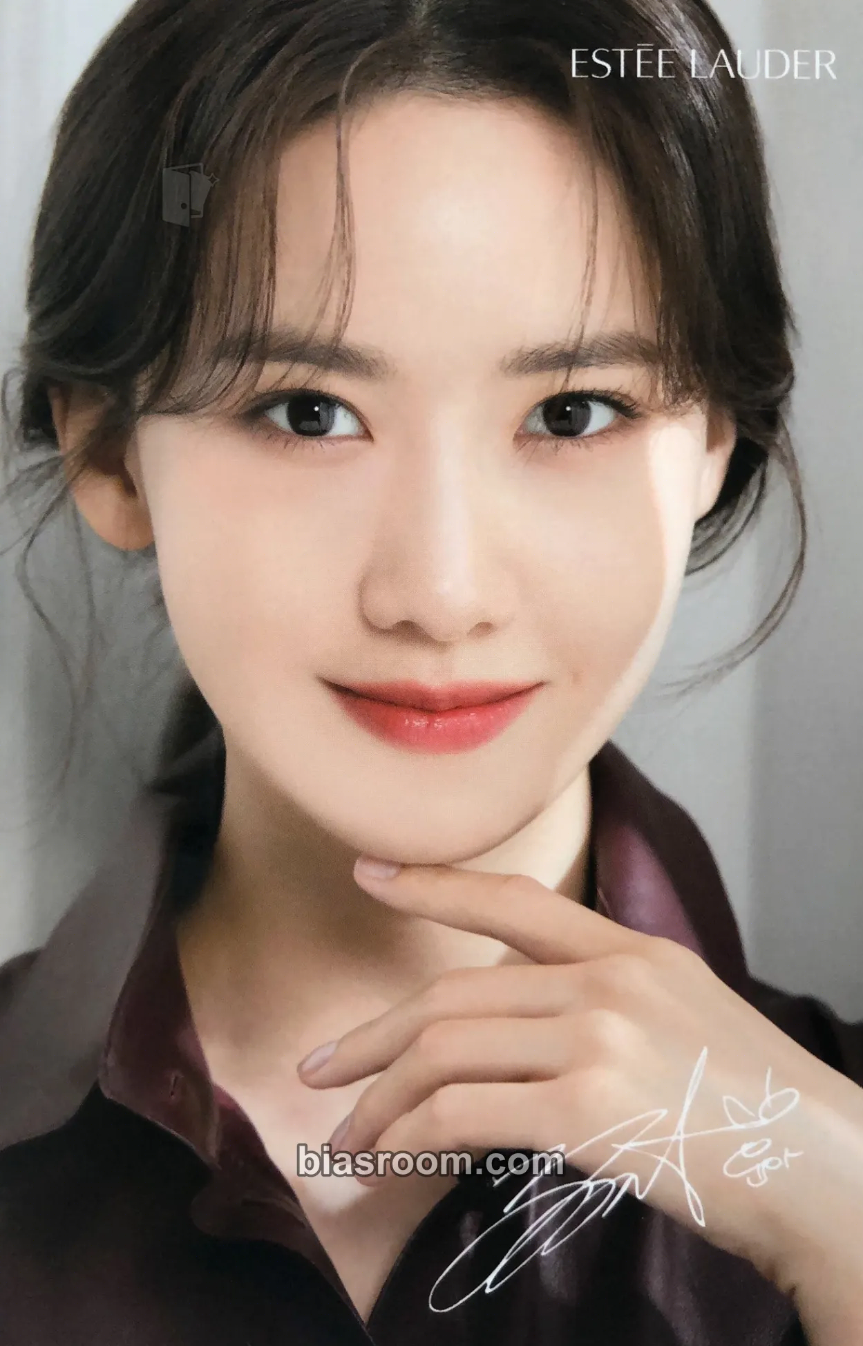 Yoona Estée Lauder x YOONA Photocard - Girls' Generation - Girls' Generation K-pop photocard
