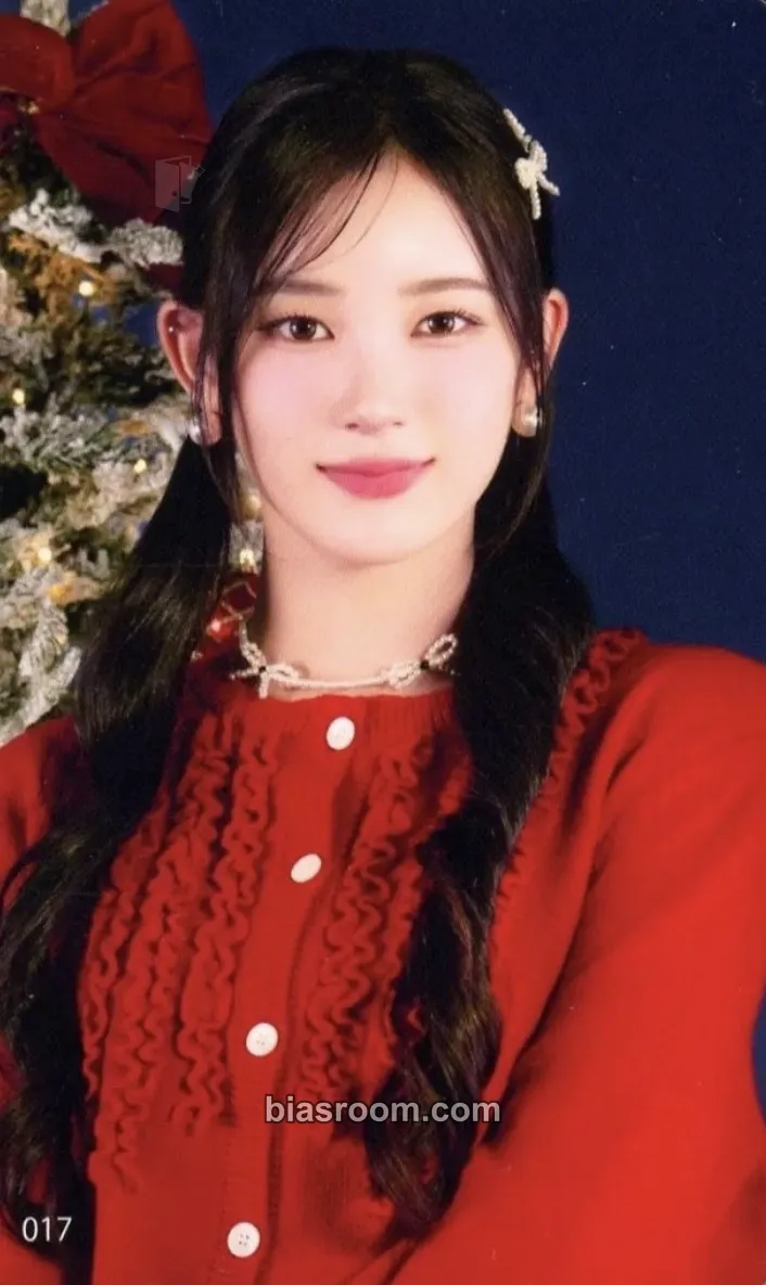 Miu 2024 ME:ICONIC Sweet Holiday Photocard - ME:I - ME:I K-pop photocard